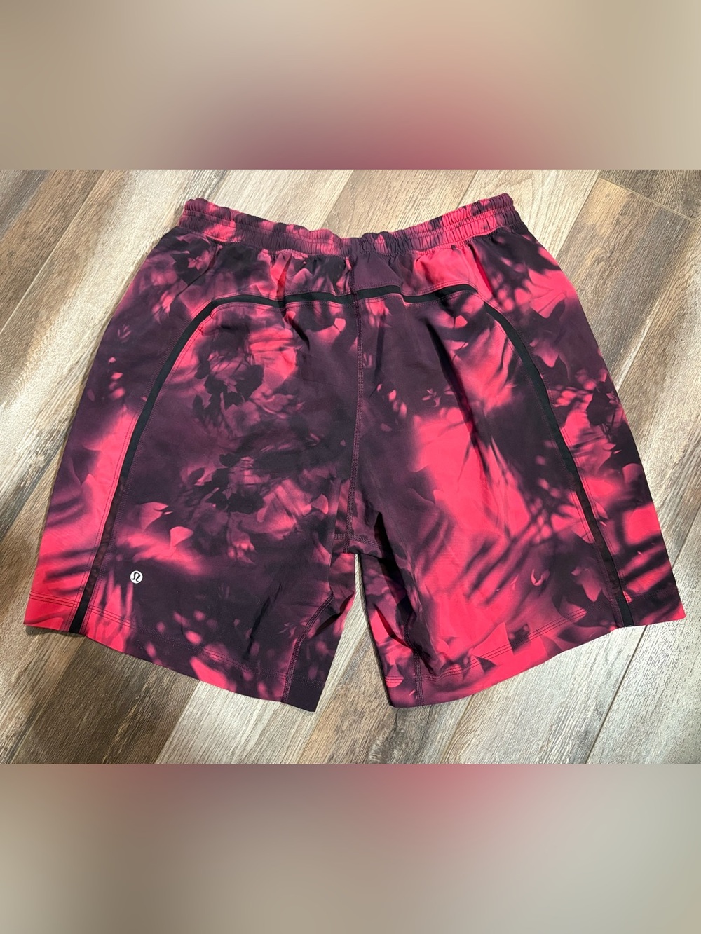 Lululemon Men’s Pace Breaker Shorts L